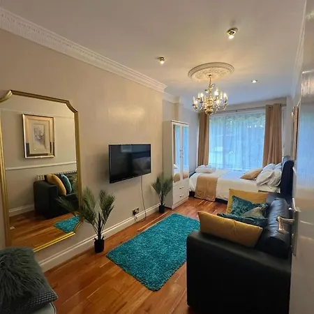 Jan'S Haven , Lovely One Bed Flat With 2Beds And Free Parking Londres Exterior foto